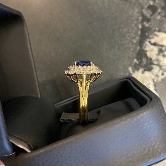 Sapphire & Diamond Ring - Picture 4 of 10